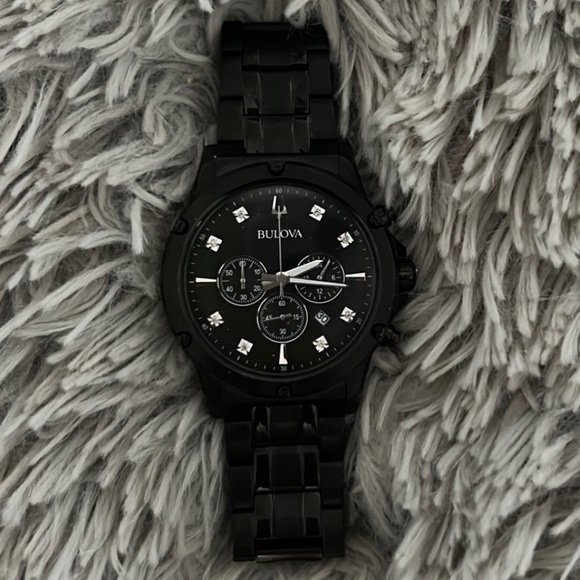 Men’s Bulova watch.
Retails for over $600
Perfect condition - Picture 1 of 4